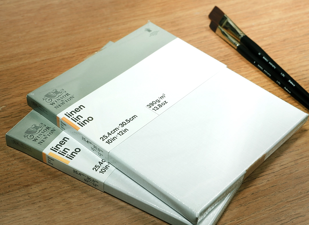 Winsor and Newton linen canvas used for Nicholas Beall's oil pet portrait paintings