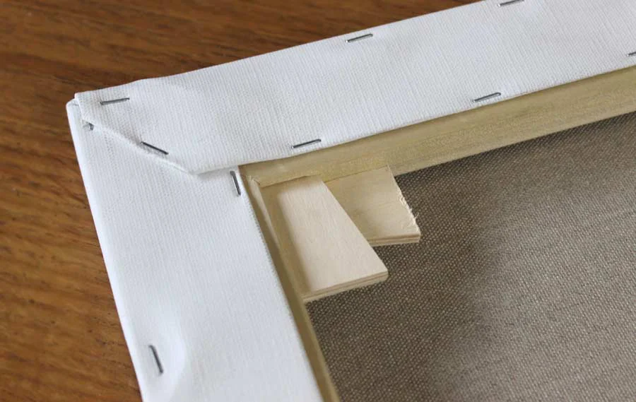 Linen Canvas for Oil Portraits - Winsor & Newton A Winsor & Newton professional-grade linen canvas, stretched and primed, ready for oil pet portrait painting.